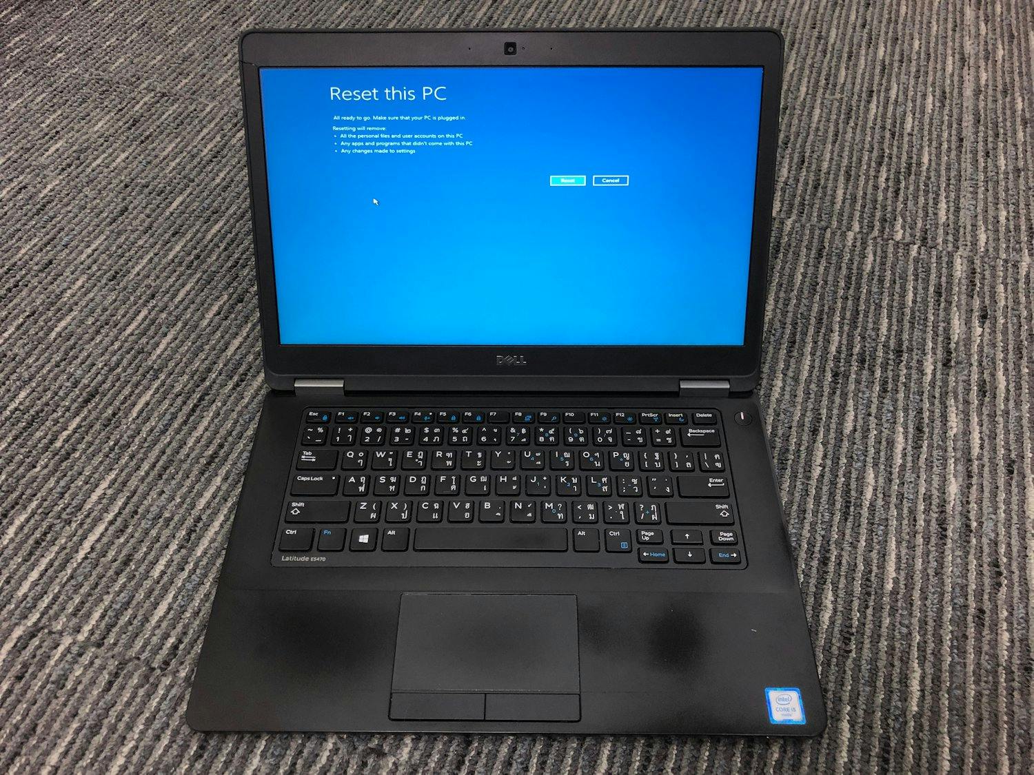 Nollaa: Microsoft myöntää: Tietokoneen nollaus ei poista kaikkea